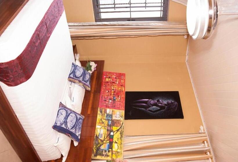 带大床的豪华间, Triple Hill