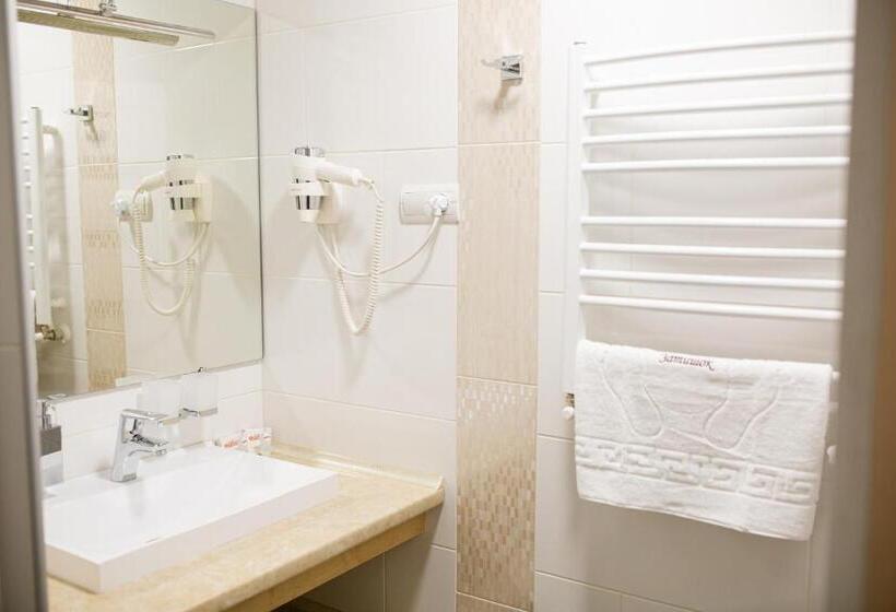 דירת חדר סופריור, Zatyshok