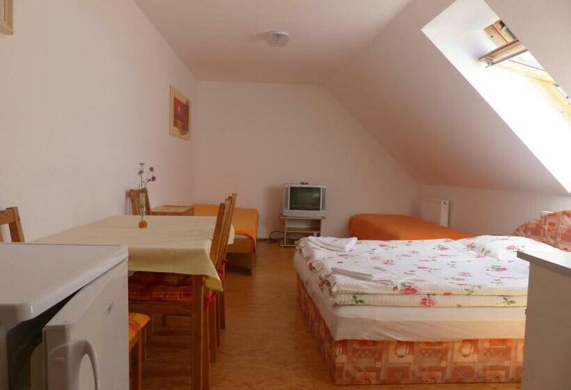 스위트, Bizoní Dvůr