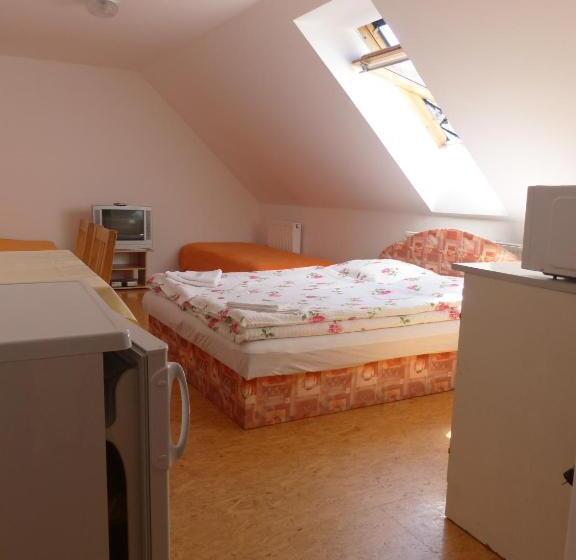 스위트, Bizoní Dvůr