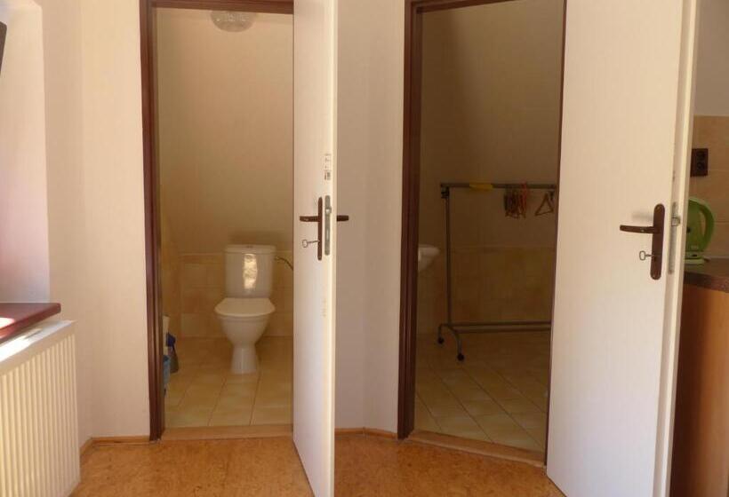 스위트, Bizoní Dvůr