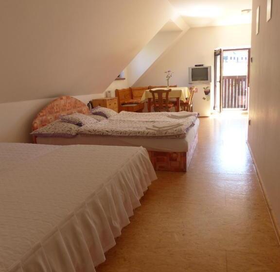 스위트, Bizoní Dvůr