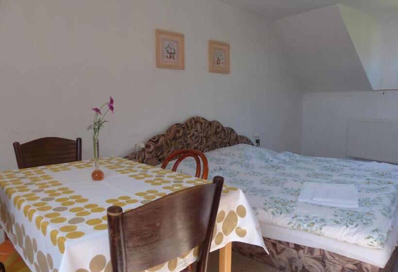 주니어 스위트, Bizoní Dvůr