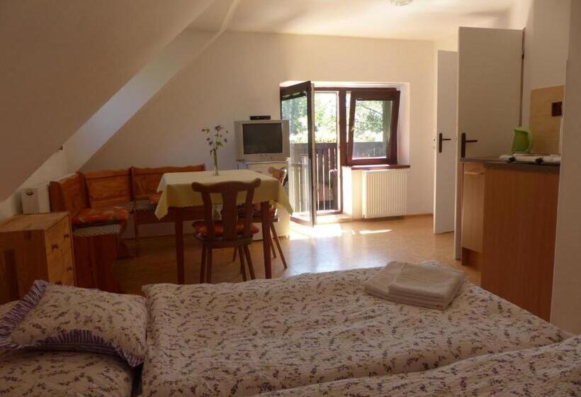 스위트, Bizoní Dvůr