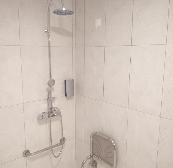 غرفة قياسية لذوى الاحتياجات الخاصة, Cidadelhe Rupestre Turismo Rural