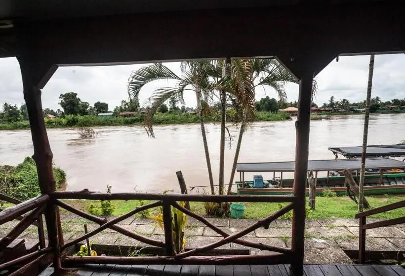 スタンダードバンガロー, Nongsak Riverside Guesthouse & Nongsak Guesthouse