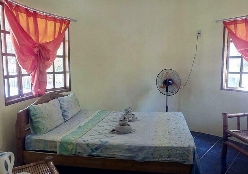 اتاق استاندارد با چشمانداز دریا, Old Castle