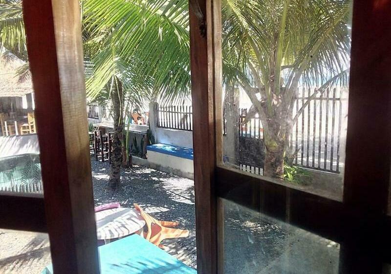 اتاق لوکس با چشمانداز دریا, Old Castle