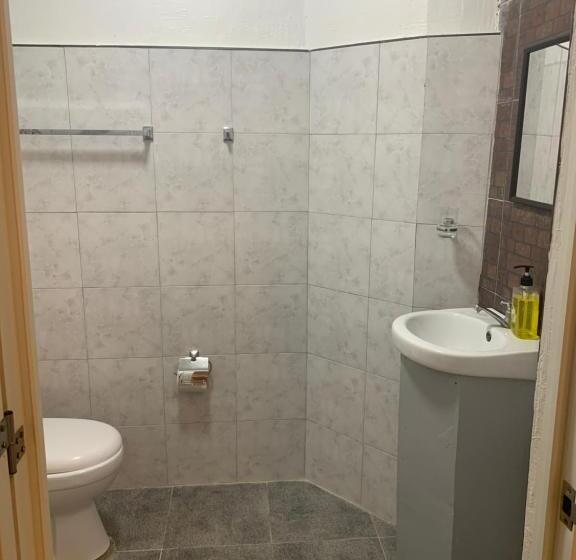 اتاق لوکس, Old Castle