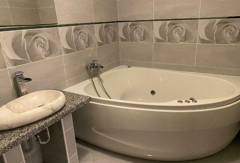 Suite Pezsgőfürdővel, Penzion Na Císařství