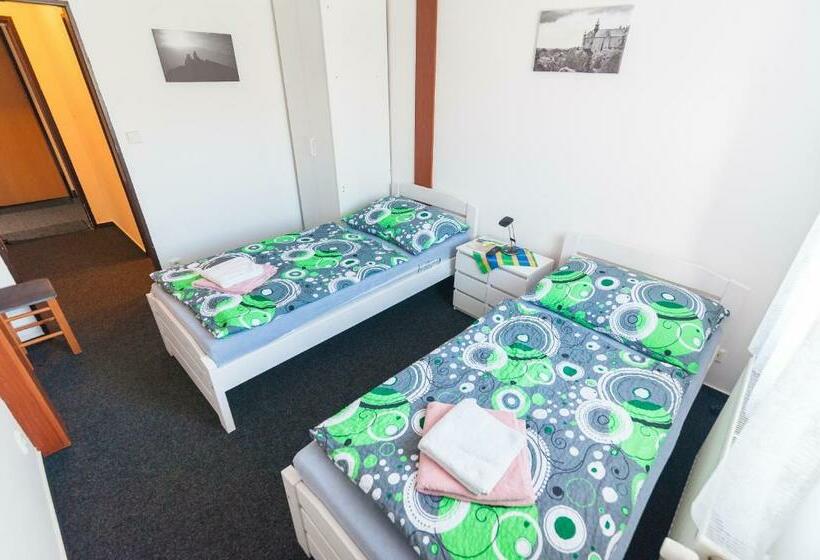 Номер Стандарт, Penzion V údolí