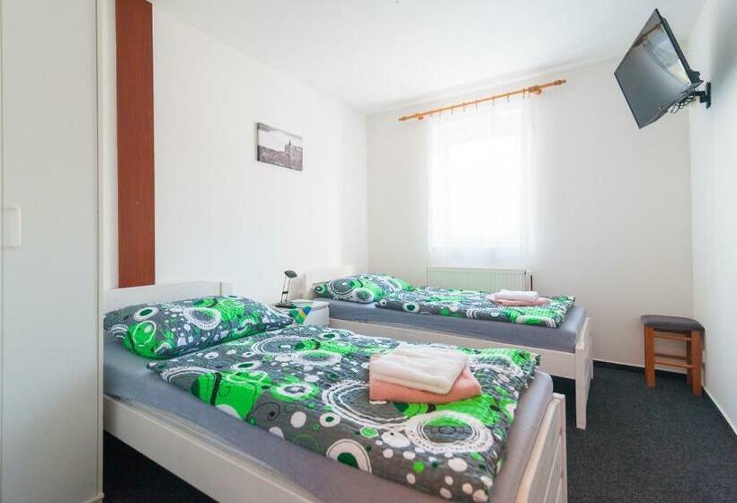 Номер Стандарт, Penzion V údolí