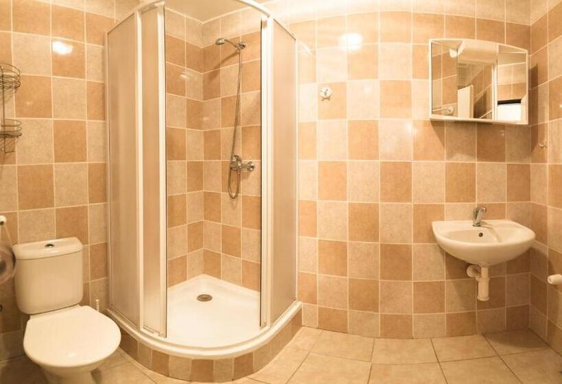 Номер Стандарт, Penzion V údolí