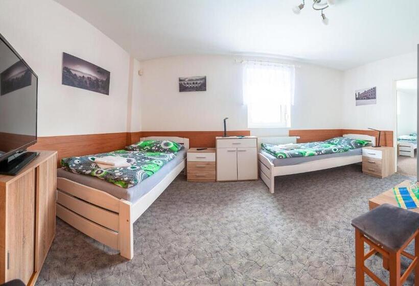 Четырехместный Номер Классик, Penzion V údolí