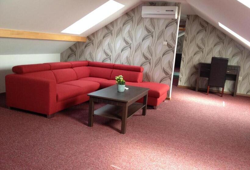 דירת חדר, Rybárska Bašta A Penzión Dobys