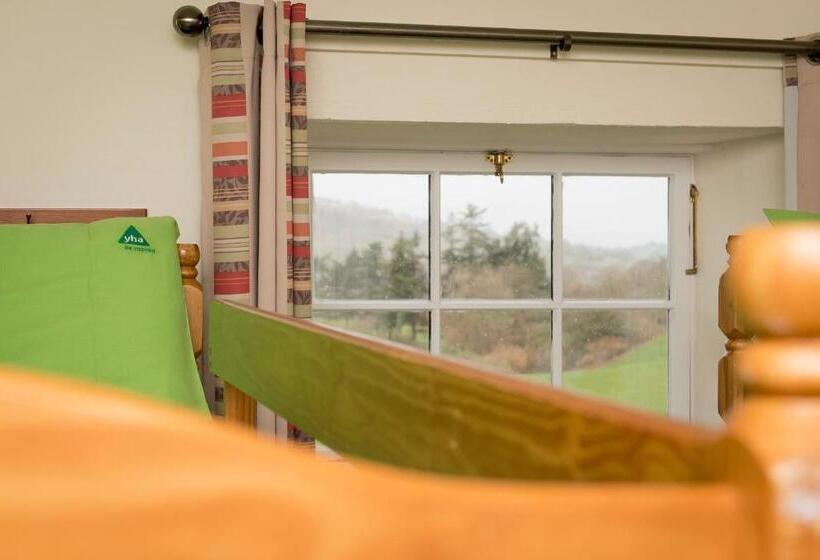 מיטה בחדר מעונות עם מקלחת משותפת, Yha Brecon Beacons Danywenallt   Hostel