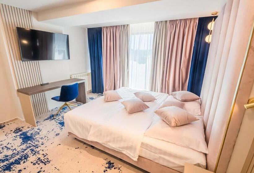 수피리어 스위트, Pensiunea Iristar