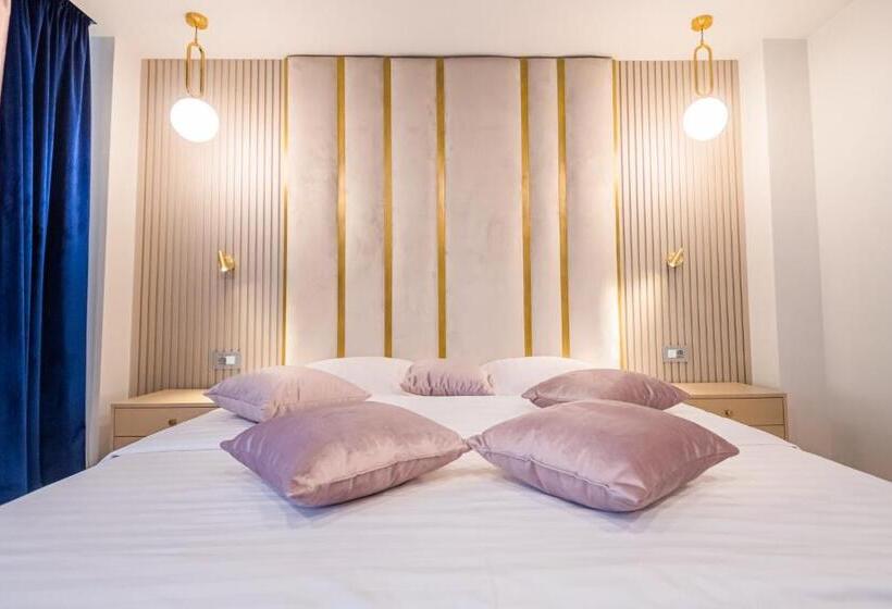 수피리어 스위트, Pensiunea Iristar