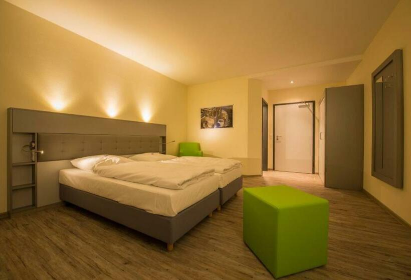 Номер Superior, Viva Bröckel