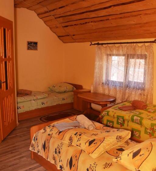 غرفة قياسية ثلاثية, Guest House Mandrivnyi Rooms&apartments