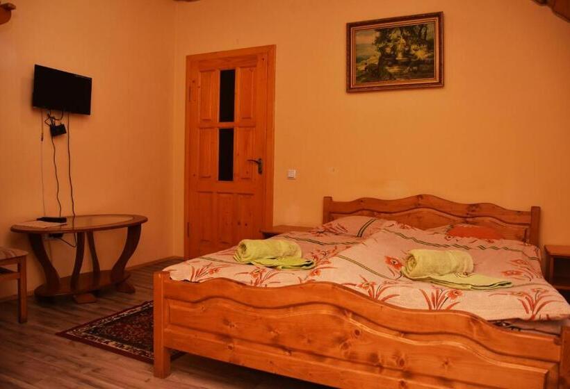 غرفة قياسية ثلاثية, Guest House Mandrivnyi Rooms&apartments