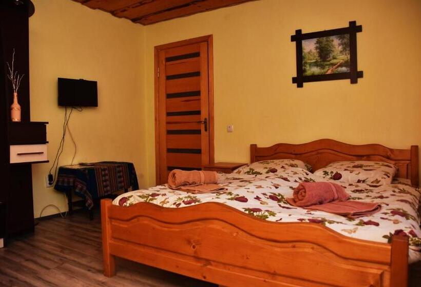 غرفة قياسية ثلاثية, Guest House Mandrivnyi Rooms&apartments