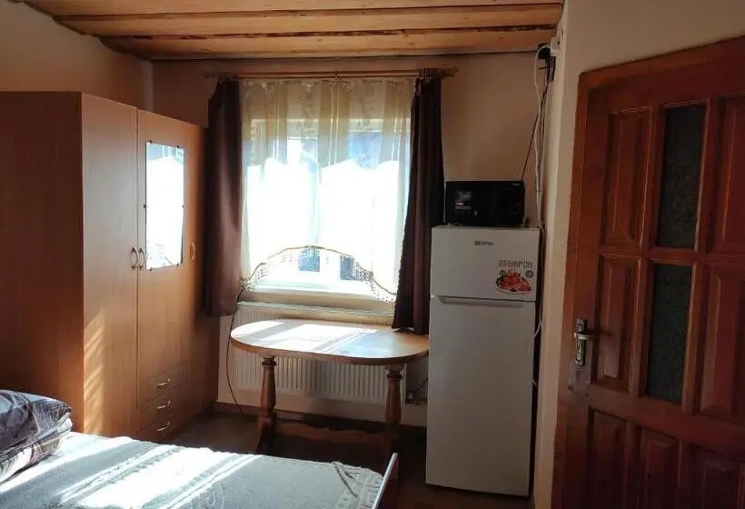 ファミリーステューディオ, Guest House Mandrivnyi Rooms&apartments