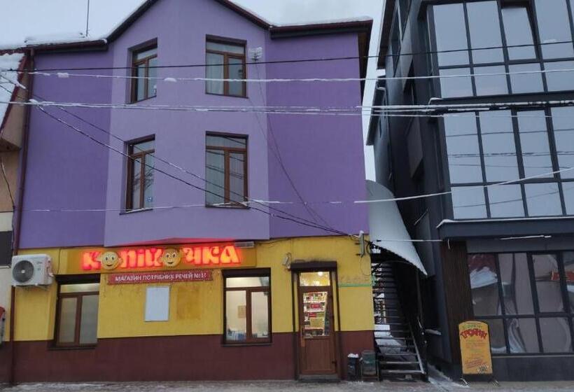 إستديو عائلى, Guest House Mandrivnyi Rooms&apartments