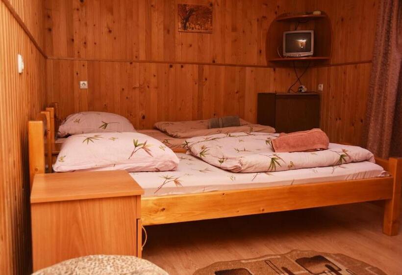 منزل 3 غرف نوم, Guest House Mandrivnyi Rooms&apartments