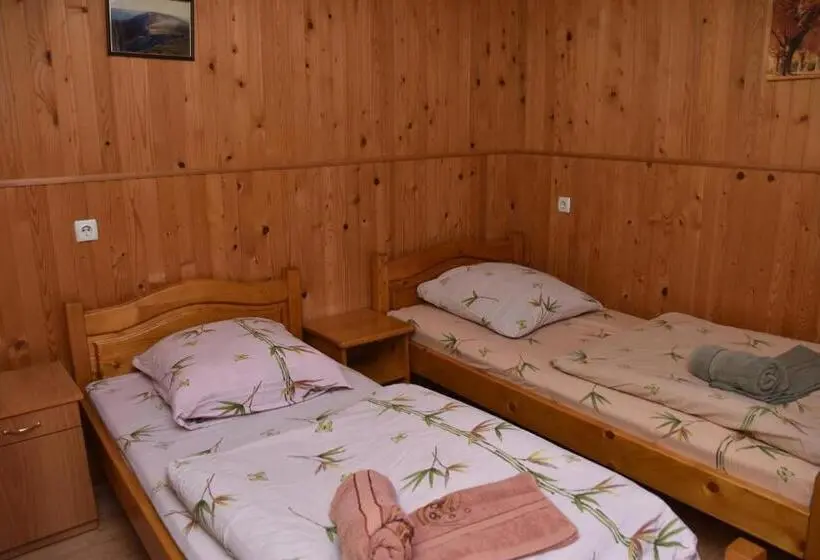 ３ベッドルームハウス, Guest House Mandrivnyi Rooms&apartments