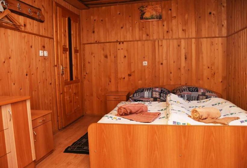 منزل 3 غرف نوم, Guest House Mandrivnyi Rooms&apartments