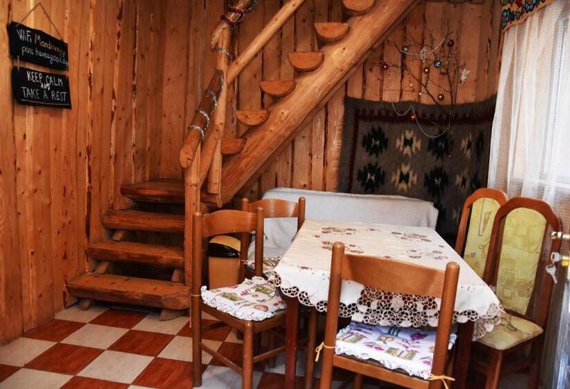 Дом 3 Спальни, Guest House Mandrivnyi Rooms&apartments