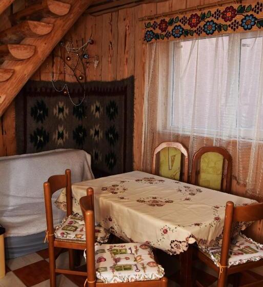 منزل 3 غرف نوم, Guest House Mandrivnyi Rooms&apartments