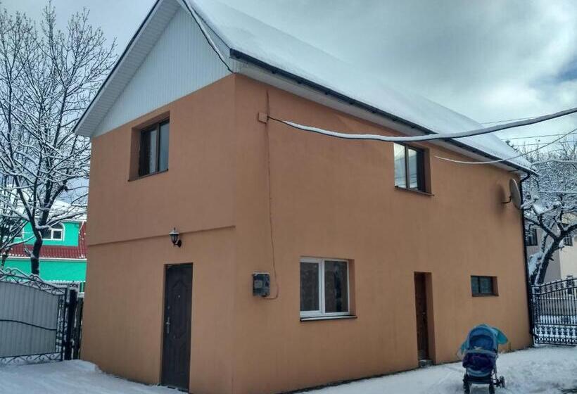 Дом 3 Спальни, Guest House Mandrivnyi Rooms&apartments
