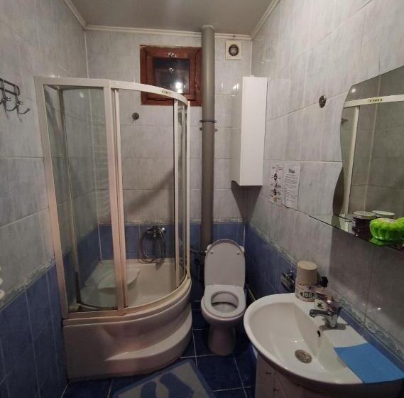 شقة غرفة نوم واحدة بالطابق الأرضى, Guest House Mandrivnyi Rooms&apartments