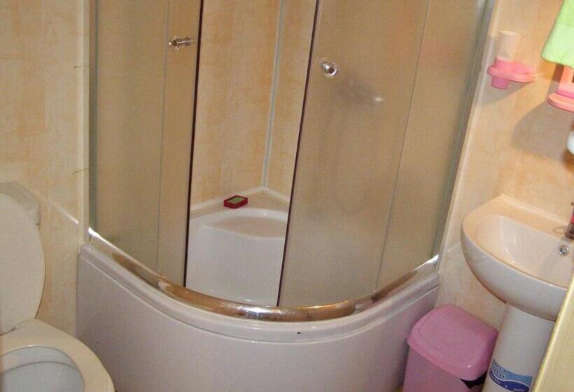 منزل 3 غرف نوم, Guest House Mandrivnyi Rooms&apartments