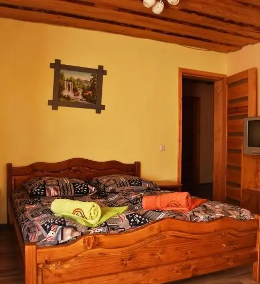 スタンダードトリプルルーム, Guest House Mandrivnyi Rooms&apartments