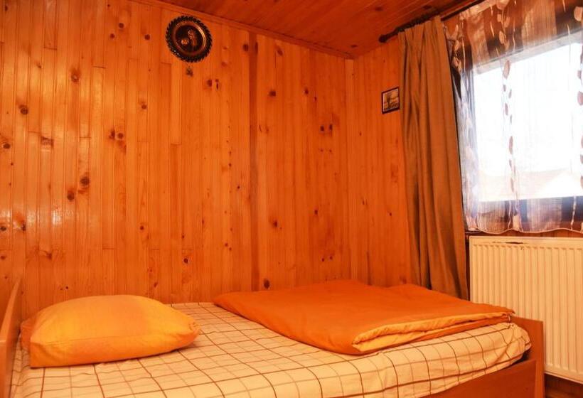 إستوديو قياسى, Guest House Mandrivnyi Rooms&apartments