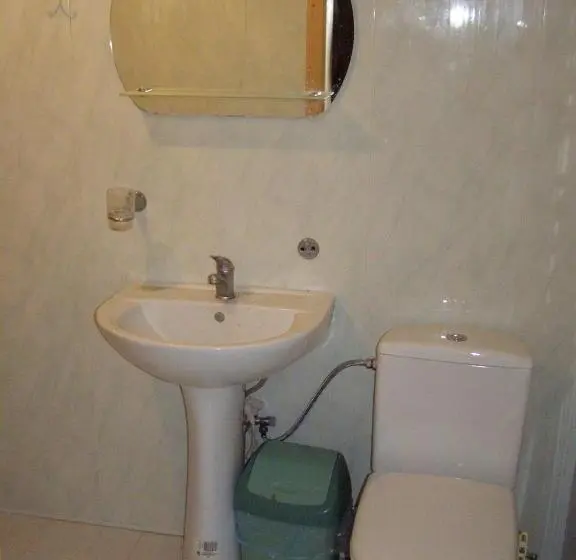 スタンダードスタジオ, Guest House Mandrivnyi Rooms&apartments