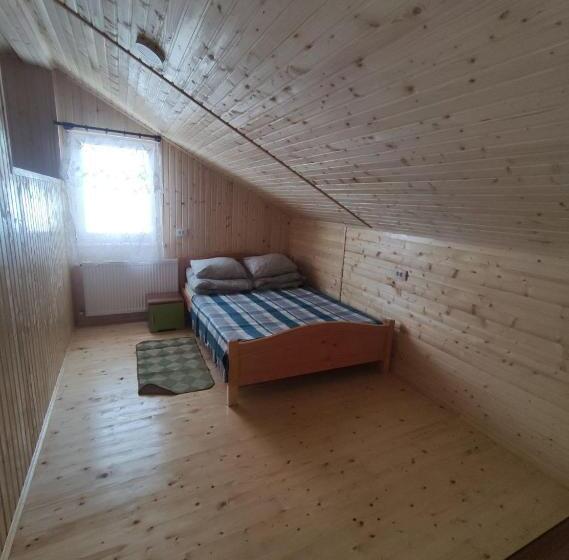 شقة غرفتين, Guest House Mandrivnyi Rooms&apartments