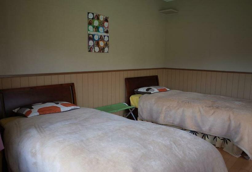 חדר משפחתי, Kashi Besso Takachiho