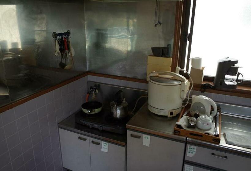 Quarto Familiar, Kashi Besso Takachiho