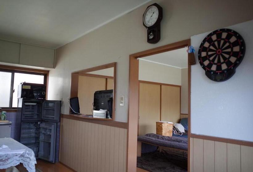 חדר משפחתי, Kashi Besso Takachiho