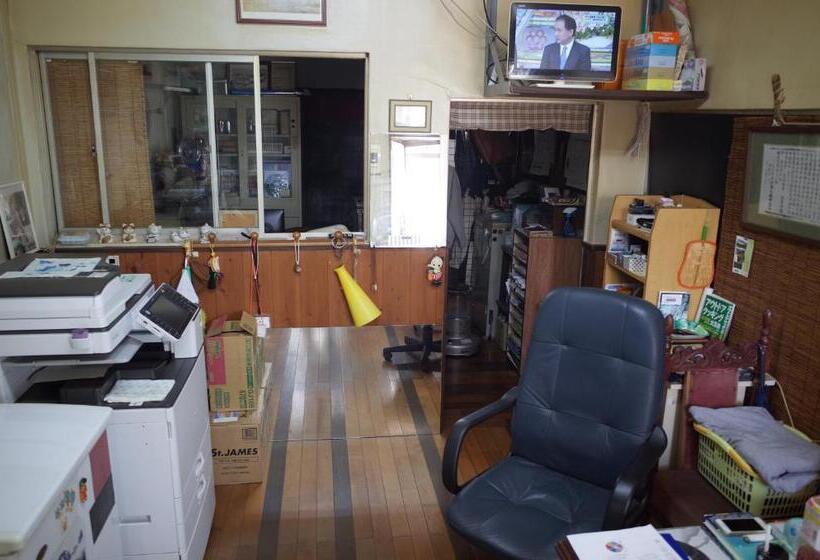 Quarto Familiar, Kashi Besso Takachiho