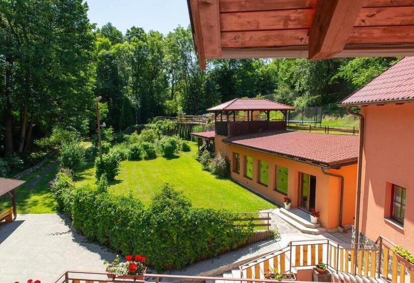 Апартаменты 1 Спальня с Балконом, Penzion Liškův Mlýn