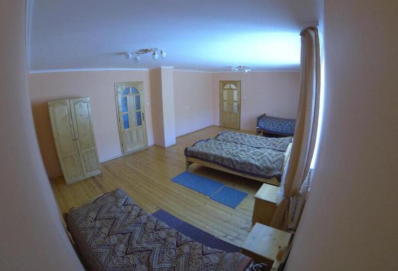 اتاق استاندارد چهار تخته, садиба на лужку