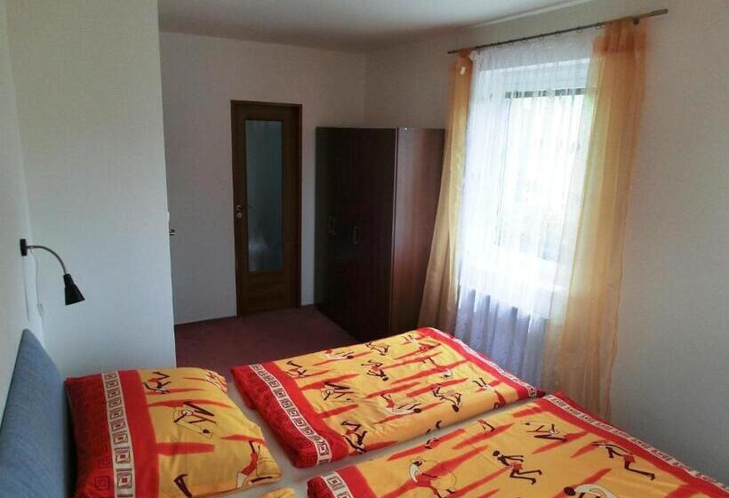 スタンダードルーム, Vila Evička