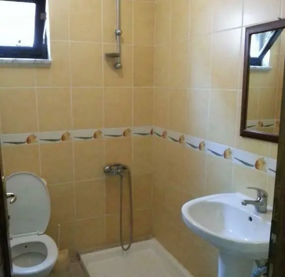 Standard Kolmen Hengen Huone, Troia Pension