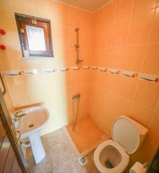 Standard Kolmen Hengen Huone, Troia Pension
