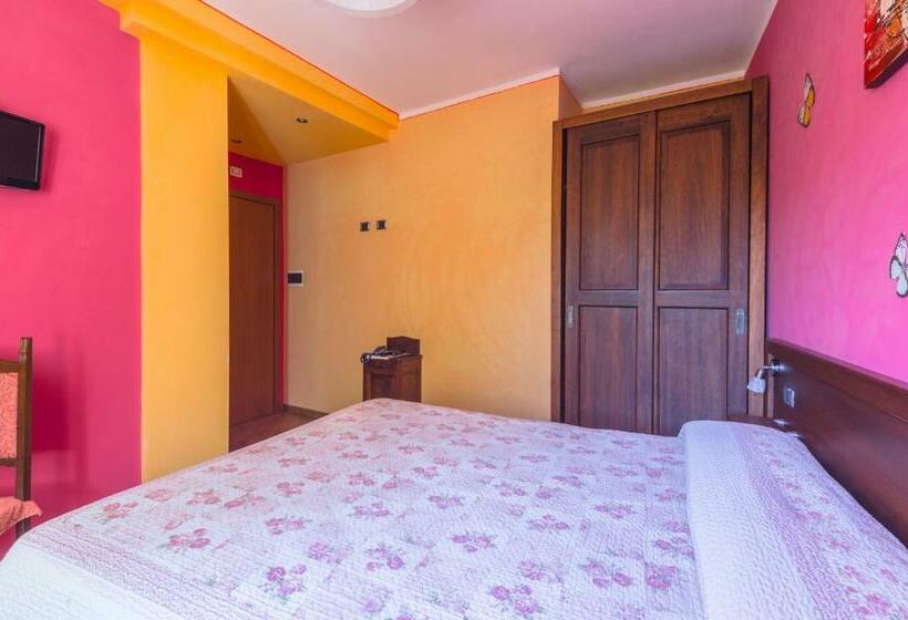 חדר סטנדרט, All'ombra Del Castello